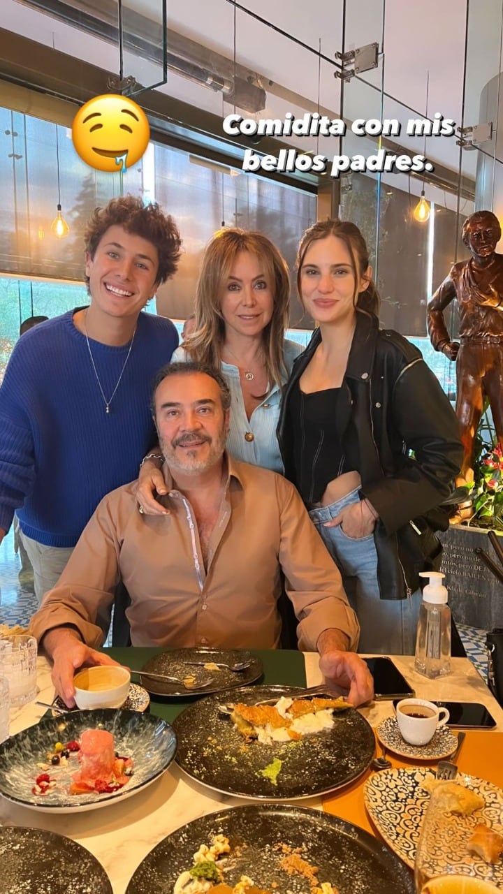 Juanpa Zurita festeja su cumpleaños 26