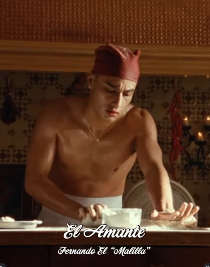 El Malilla en el video de Khe Calor de Danna Paola.