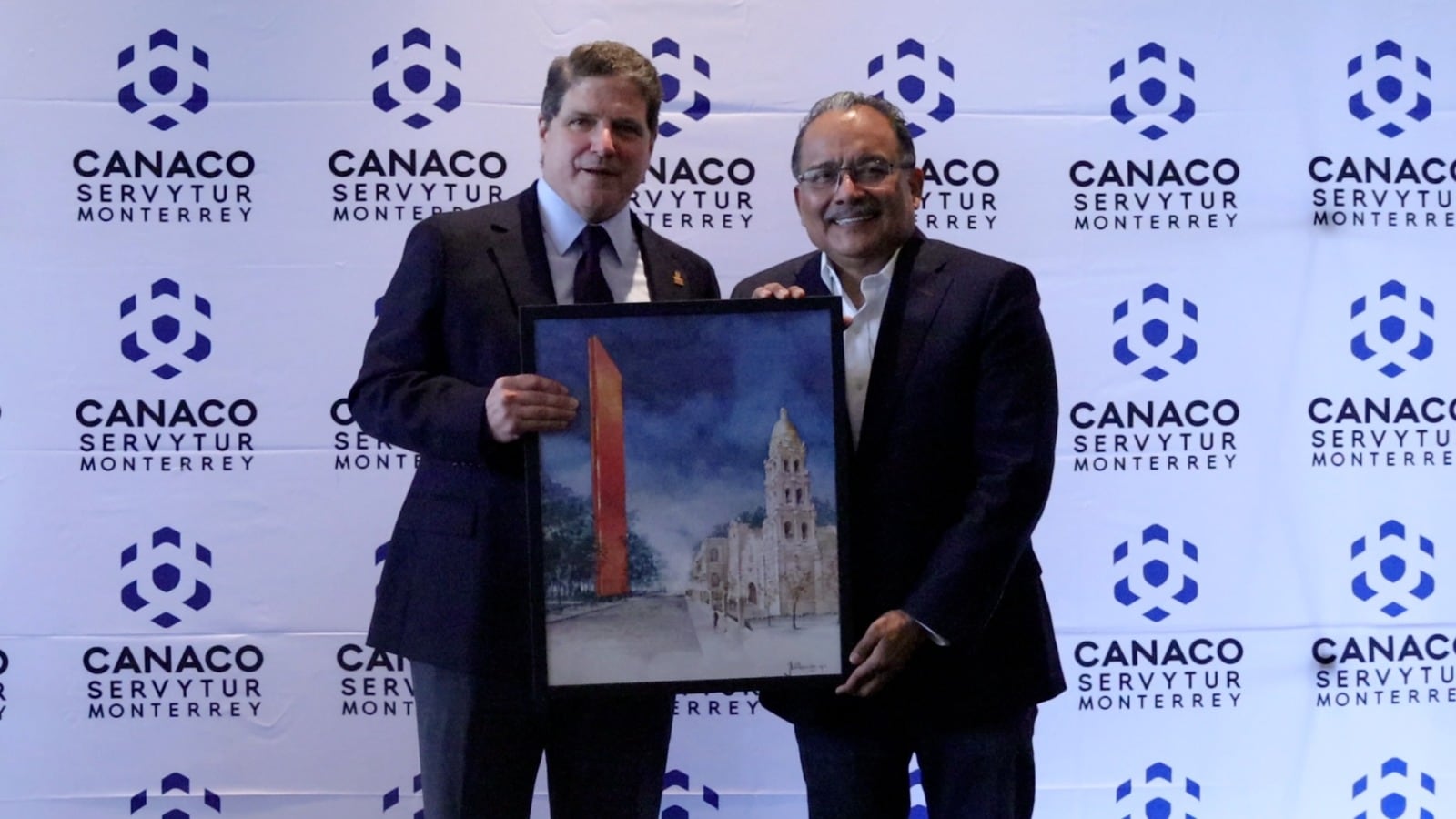 Andrés Mijes plantea coordinación metropolitana con Visión de Estado ante CANACO