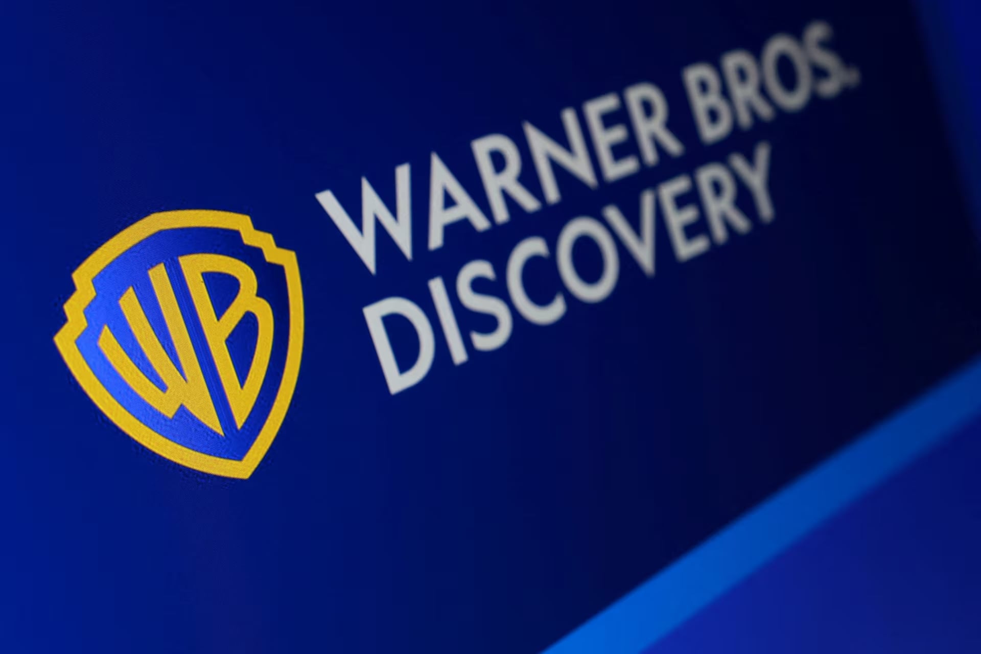 Warner Bros. rechaza oferta de Paramount y se queda con Netflix