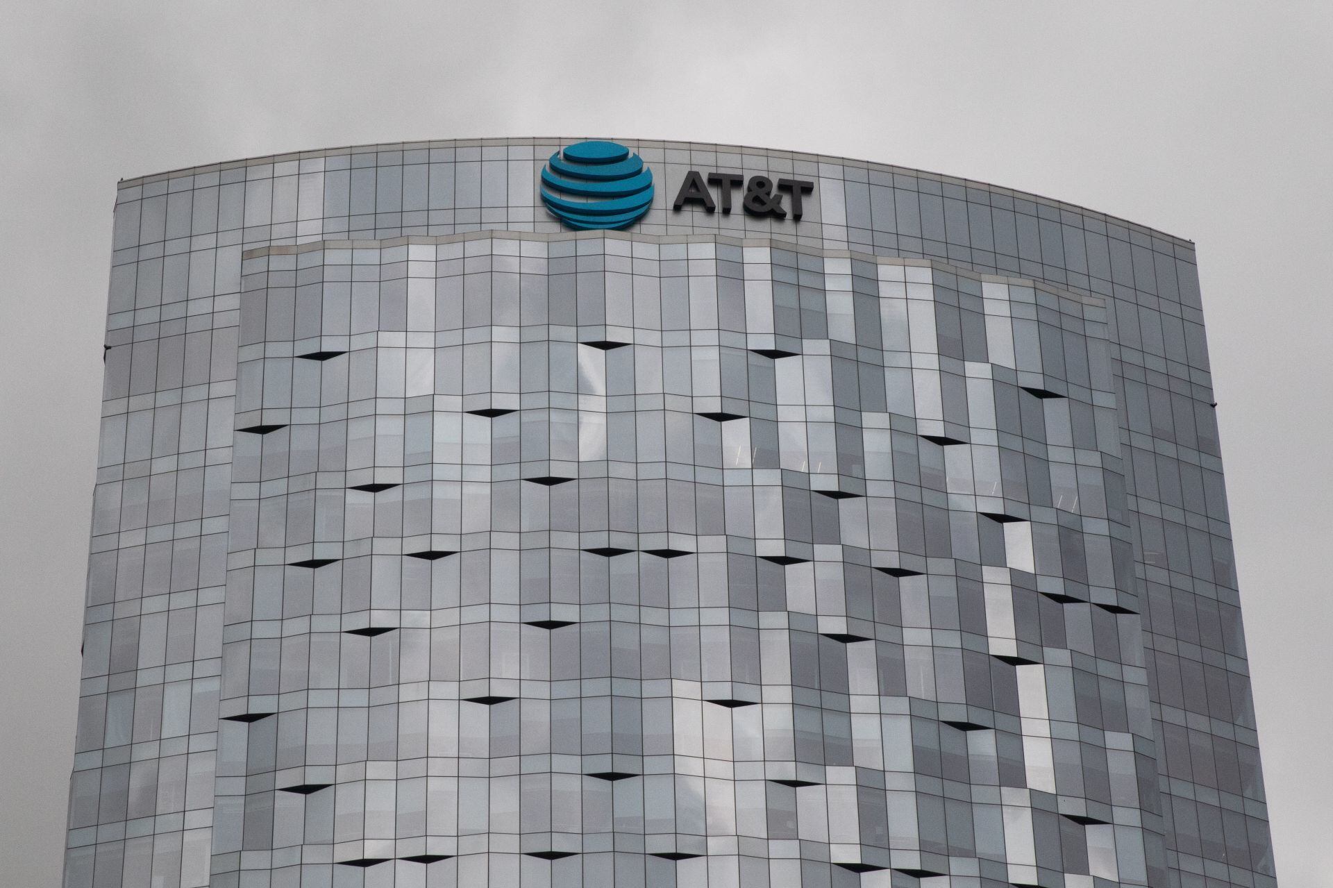 AT&T se iria de México