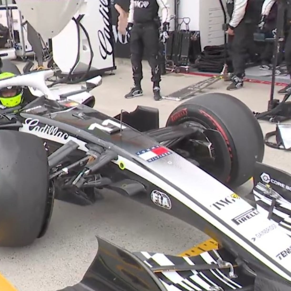 Checo Pérez abandona el GP de Canadá tras falla en su Cadillac