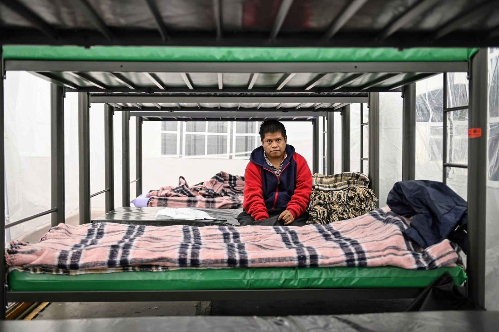 Alfonso Durazo garantiza trato digno en albergues para repatriados