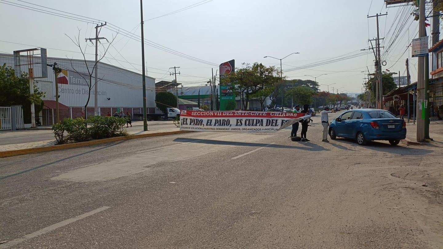 ¿Desabasto de gasolina en Chiapas? Maestros de la CNTE bloquean instalaciones de Pemex