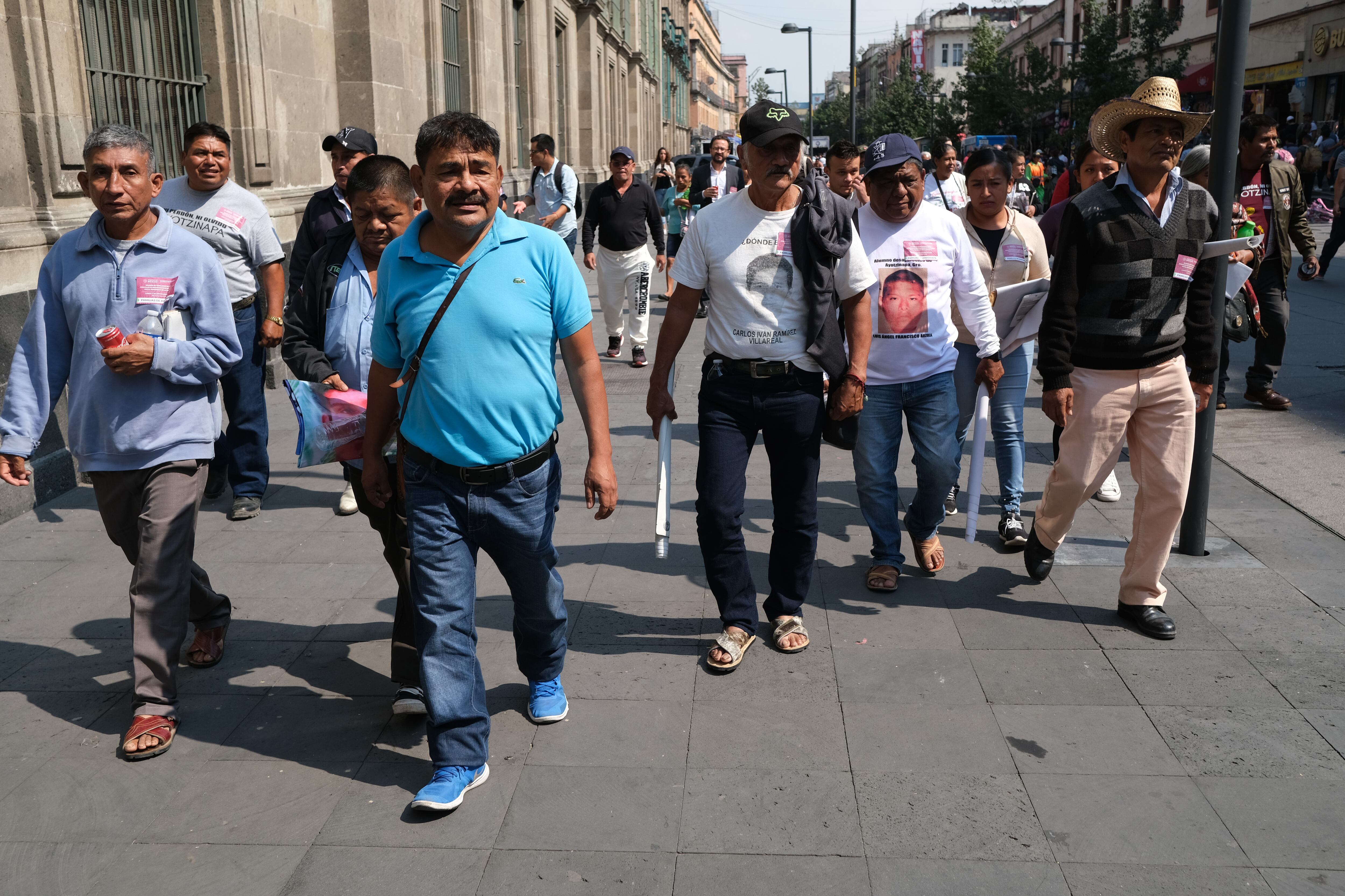 Familias de los 43 estudiantes de Ayotzinapa.