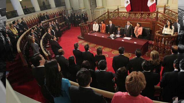 Realizan senadores sesión solemne en Palacio Nacional