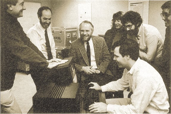 John Warnock, cofundador de Adobe y quien ayudó a inventar el PDF, muere a los 82 años