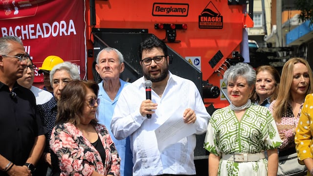 Naucalpan incorpora bacheadoras móviles para reparar calles y reducir tiempos