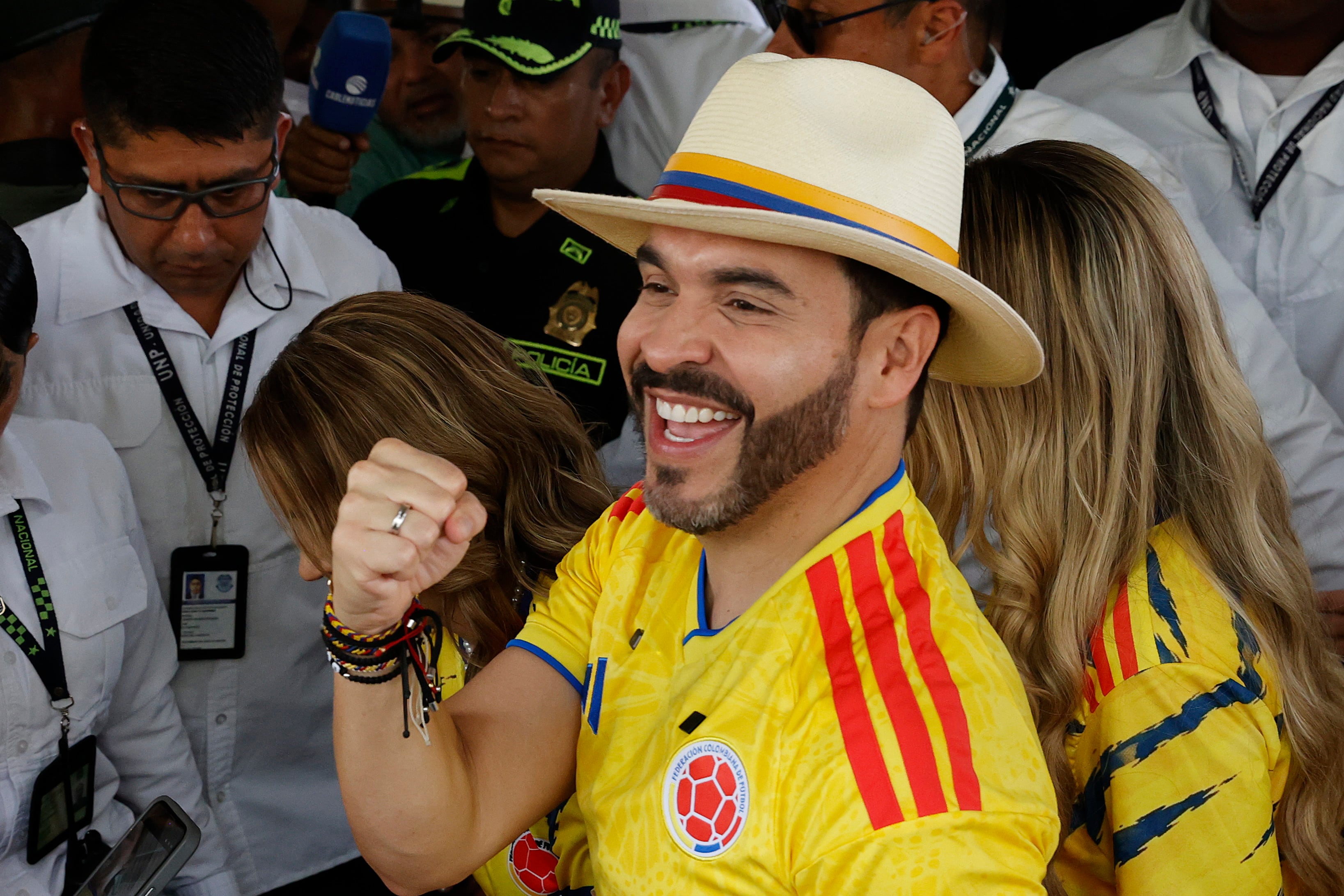 Abelardo de la Espriella reacciona en Barranquilla a su triunfo como presidente electo de Colombia