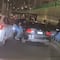 VIDEO: Hombres sometiendo a personas en Periférico eran policías deteniendo a delincuentes que asaltaron a Miguel Bosé