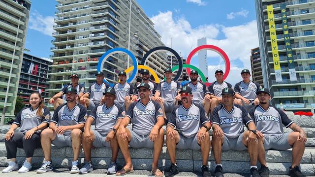 Selección Mexicana de Béisbol con camisa de Tomateros