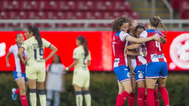 Chivas celebra la victoria.