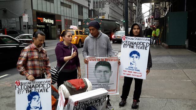 Antonio Tizapa, padre de 1 de los 43, anuncia huelga de hambre de 48 horas frente al consulado de México en Nueva York.