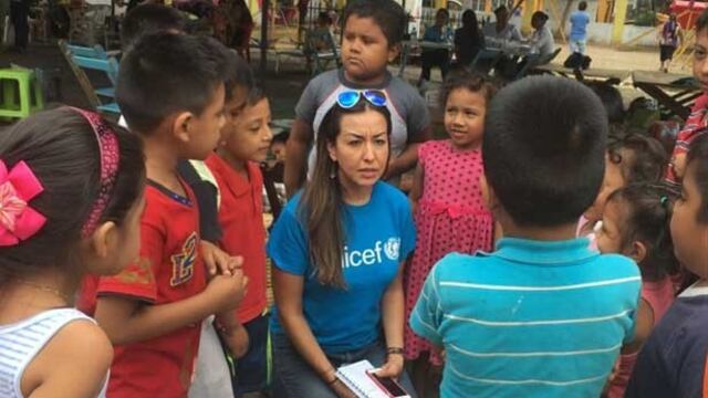 Personal de Unicerf con niños mexicanos. Llamado de ONU.
