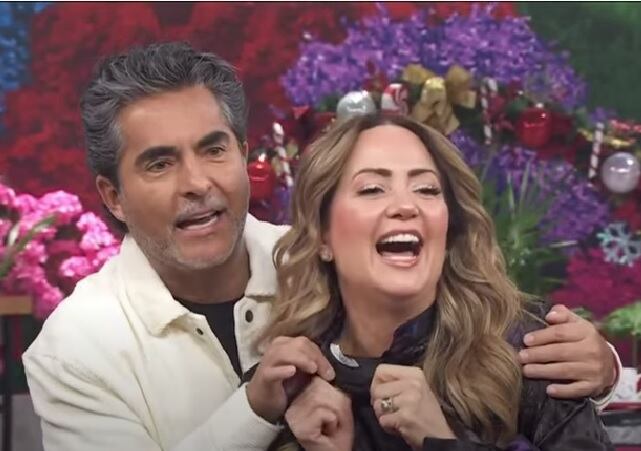 Raúl Araiza muestra que Andrea Legarreta se puso el vestido al revés