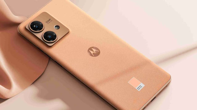 Motorola Edge 40 con el color 2024 de Patone