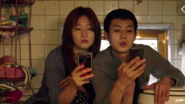 La película Parásitos pudiera ser recreada con cierta adaptación a México sin ningún problema.