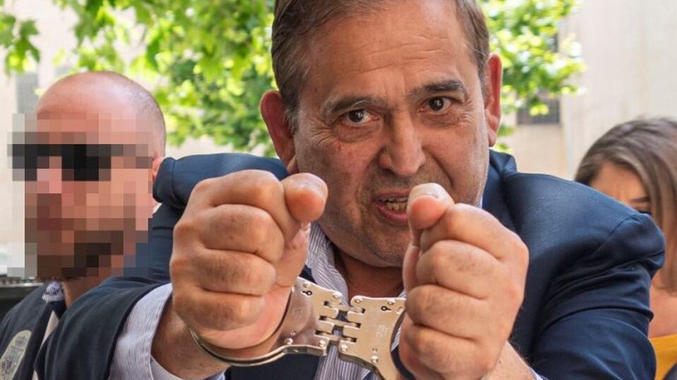 Alonso Ancira seguirá en la cárcel