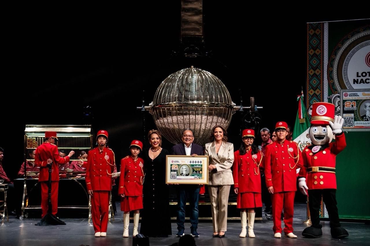 Lotería Nacional realizó el Sorteo Mayor 4001 en Nuevo León por el bicentenario de Mariano Escobedo.