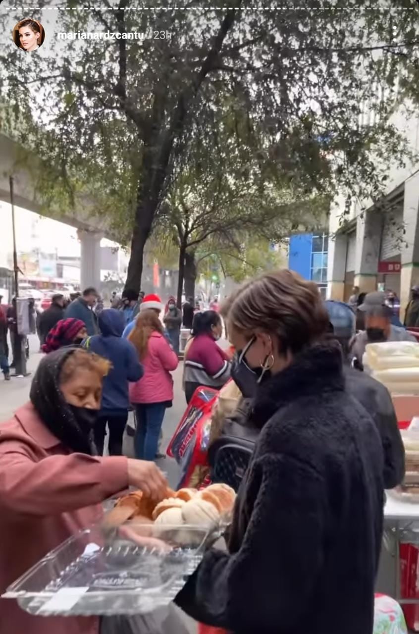 Mariana Rodríguez regala pan