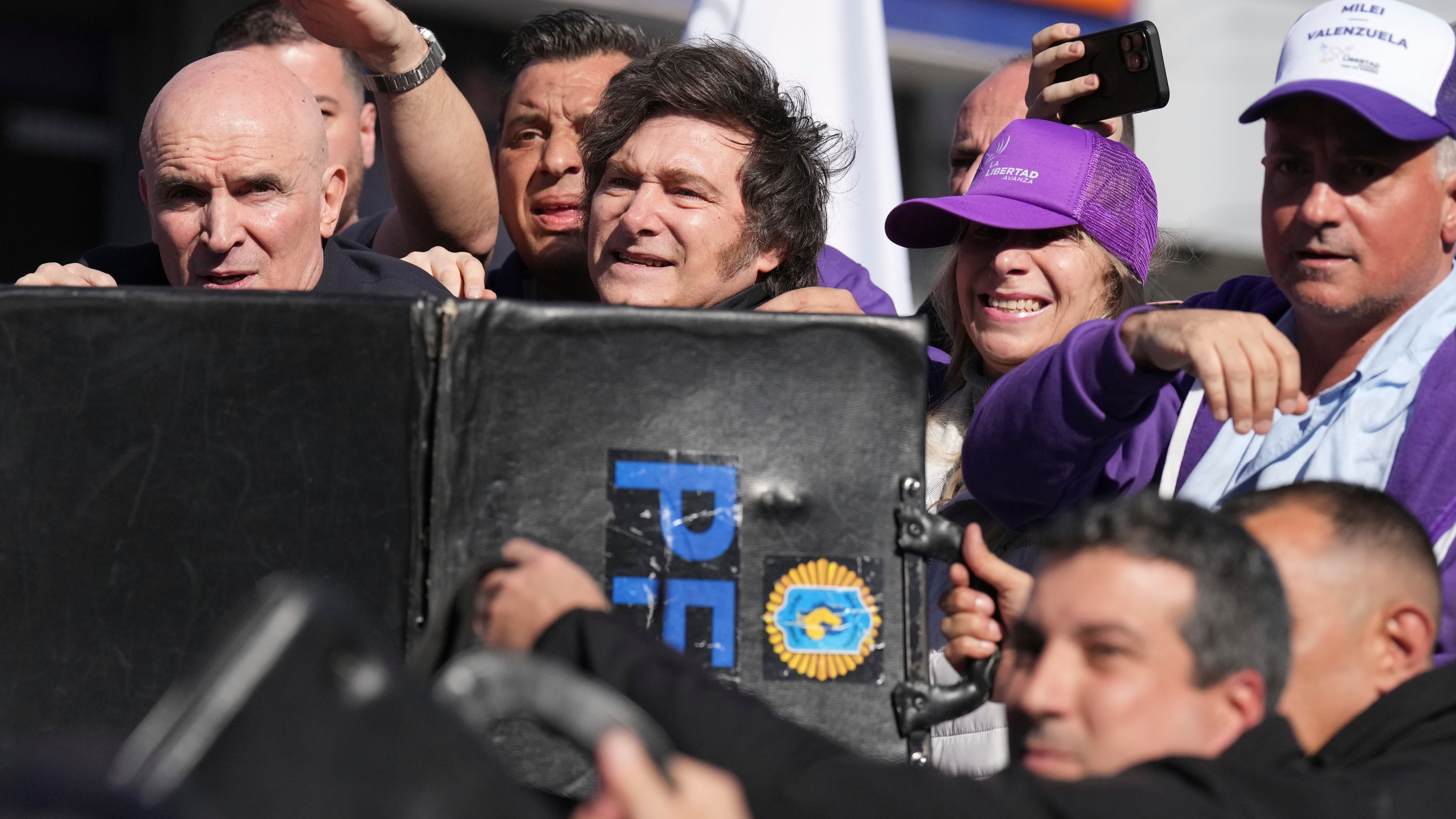 Presunto agresor de Javier Milei es detenido; sería hincha de equipo local