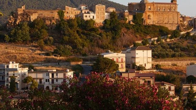 Airbnb te ofrece vivir gratis en Sicilia