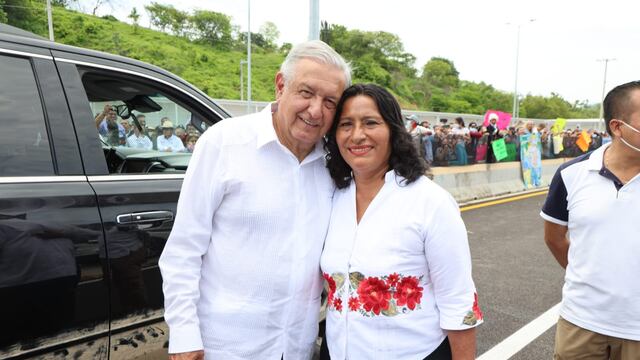 Abelina López Rodríguez y AMLO