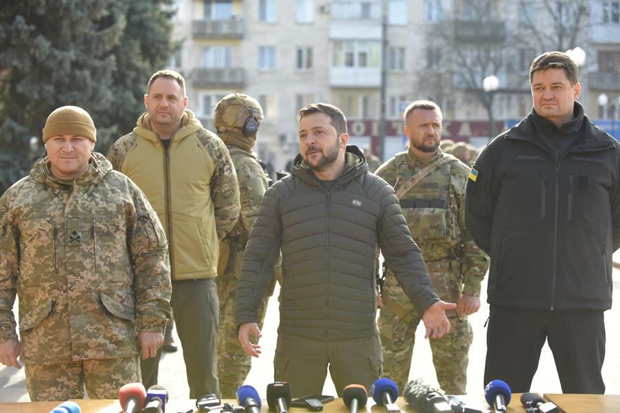 Volodímir Zelenski visita Jersón ante la desocupación rusa