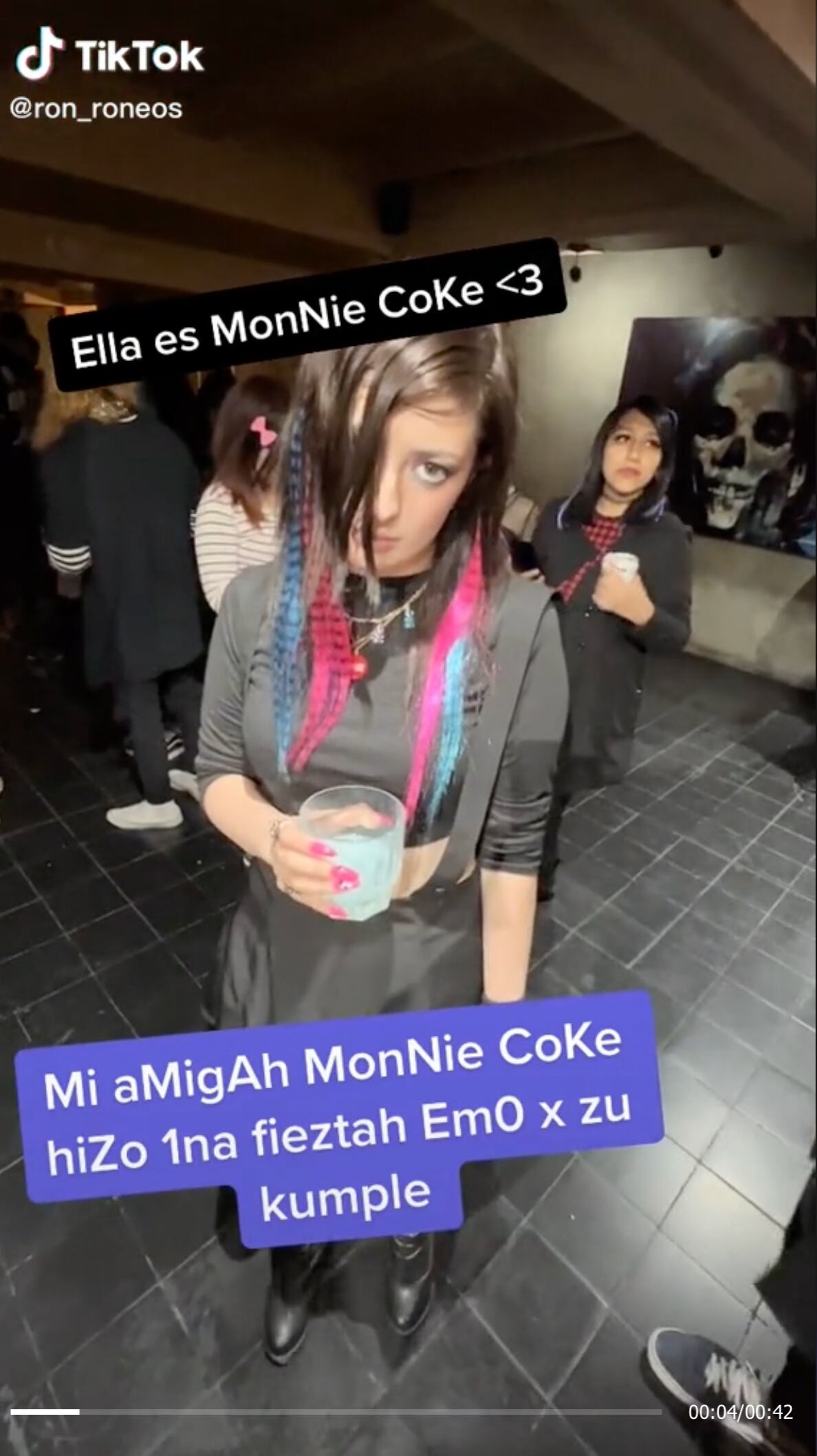 ¿Triste por My Chemical Romance? Organizan fiesta emo para celebrar a su amiga