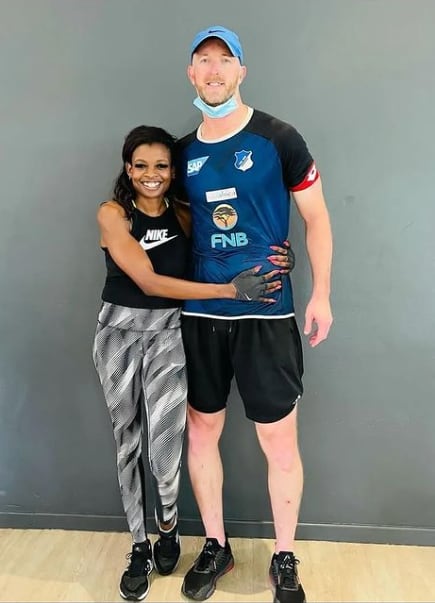 Matthew Booth con su amante