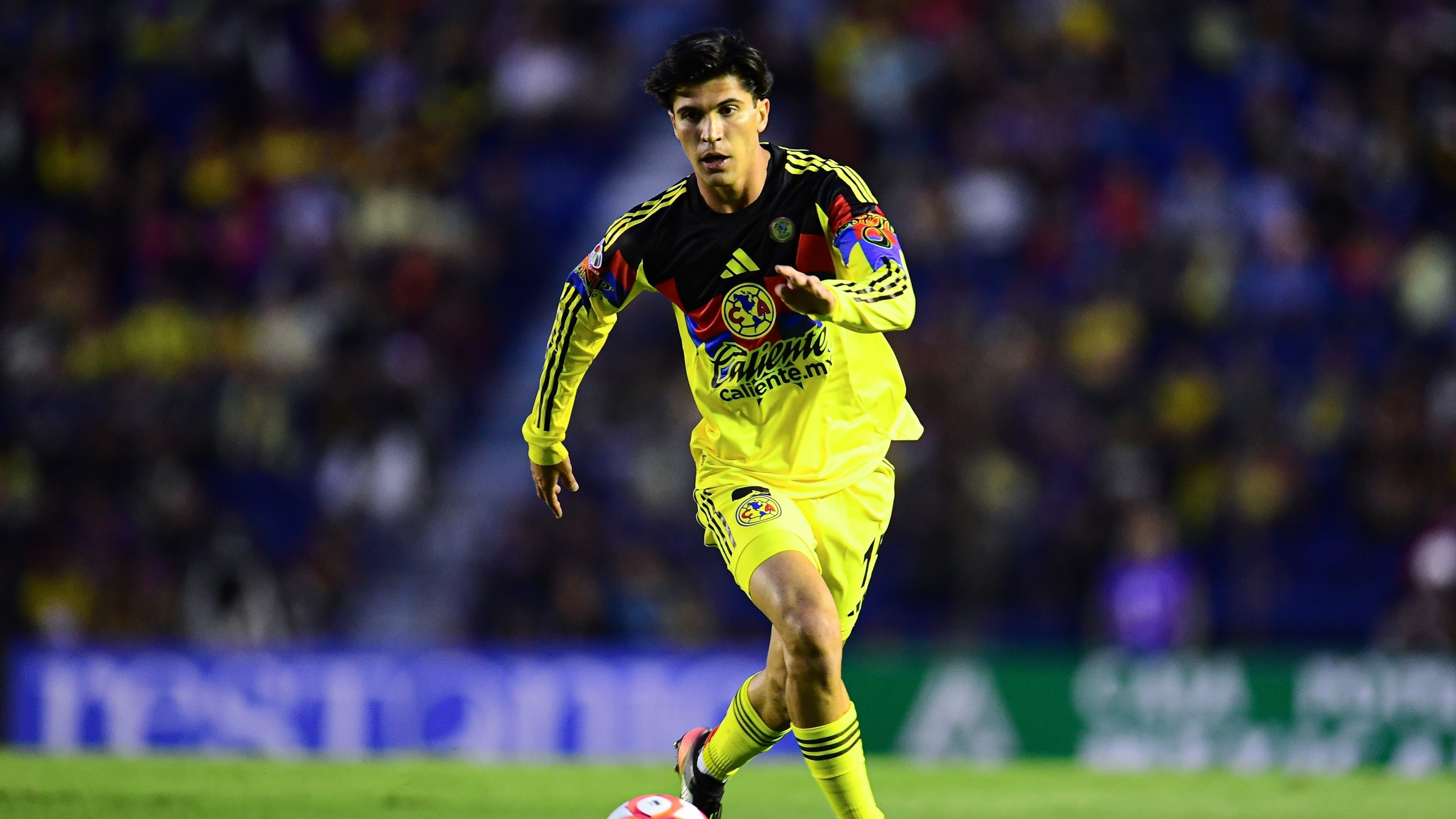 Ralph Orquin tiene en la mesa una oferta para renovar con América y aún no tiene decidido seguir en el club