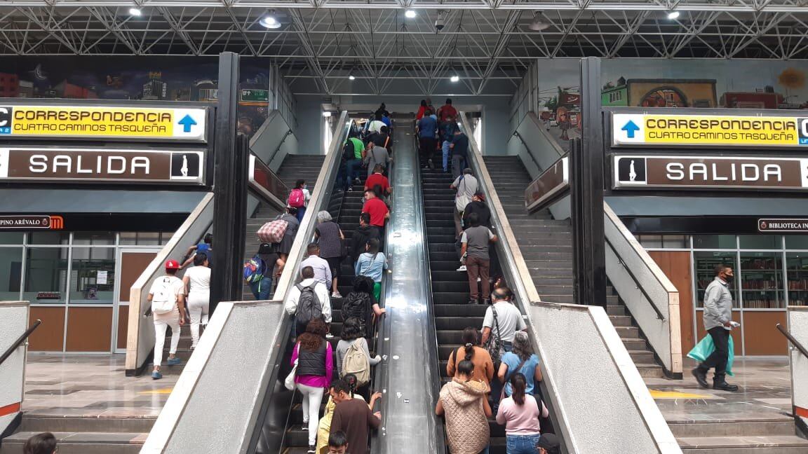 En el Metro de la CDMX hay 467 escaleras eléctricas en total.