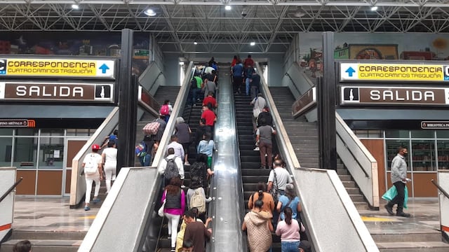 En el Metro de la CDMX hay 467 escaleras eléctricas en total.