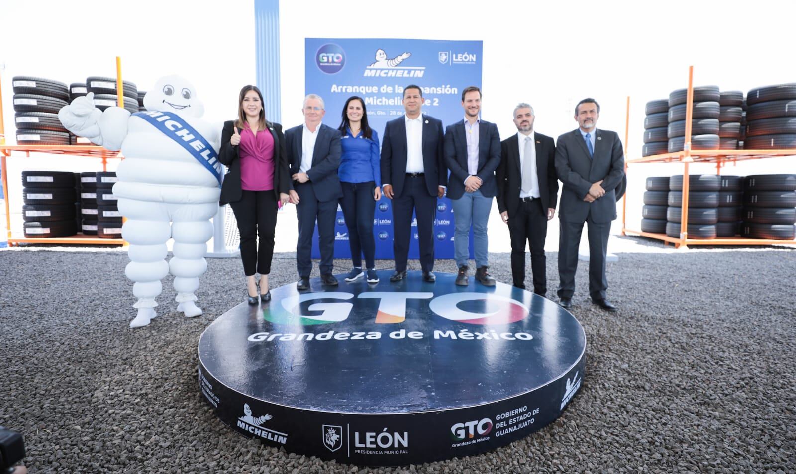 Autoridades de Guanajuato y directivos de Michelin
