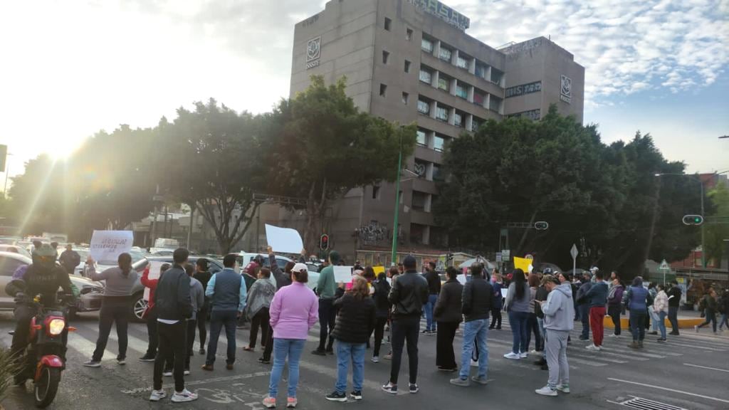 Bloqueo en Eje 2 Norte por falta de agua