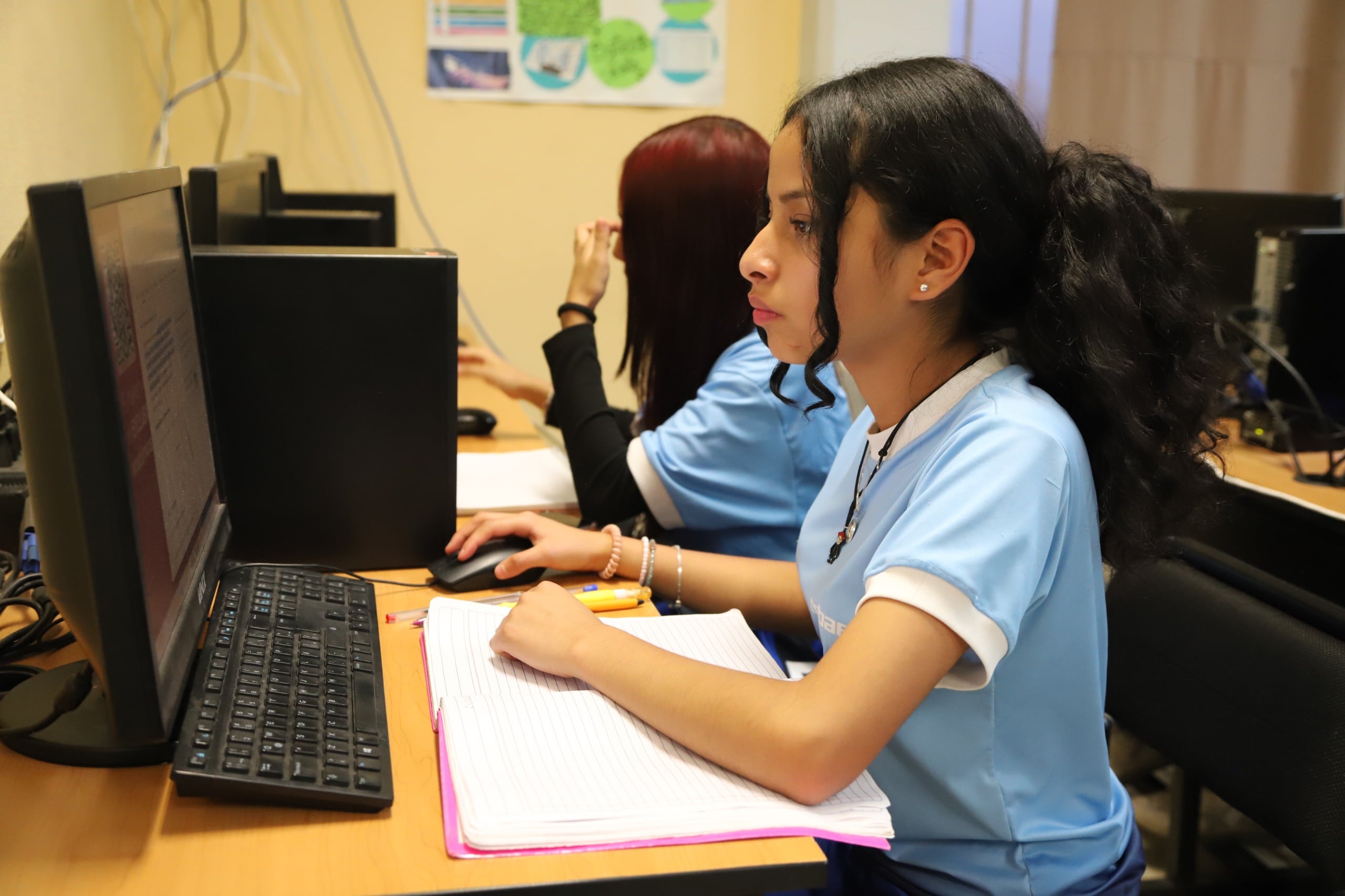 Más de 7 mil estudiantes iniciaron cursos de Inteligencia Artificial en Michoacán