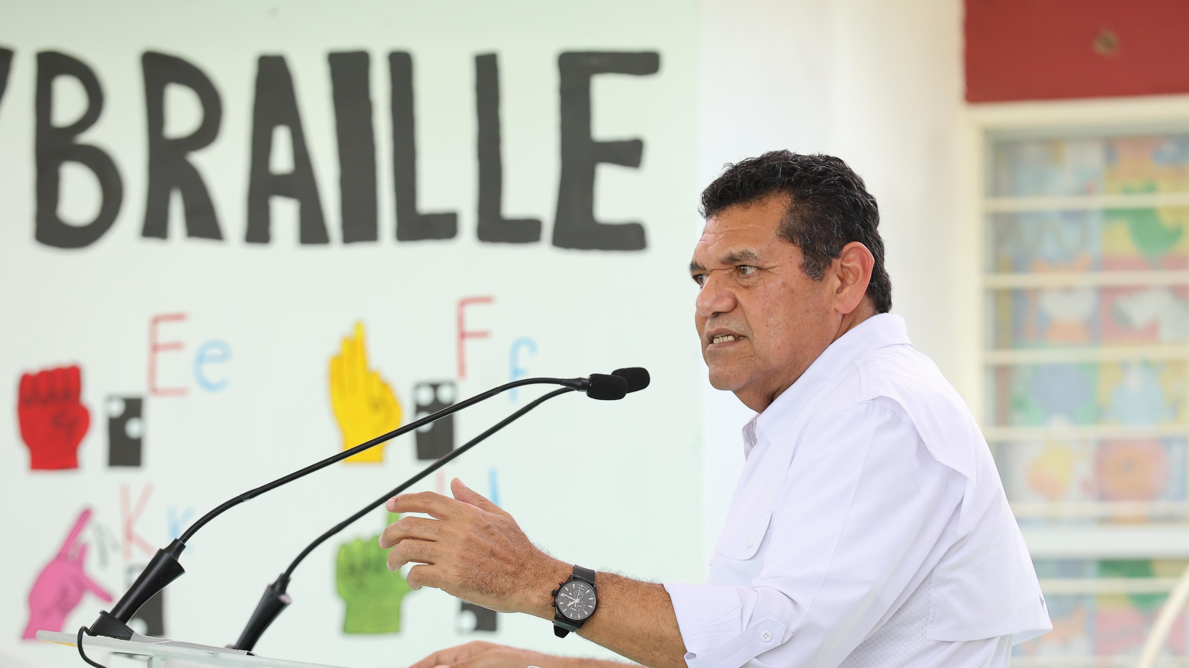 Javier May inaugura aula multisensorial para niñas y niños con discapacidad