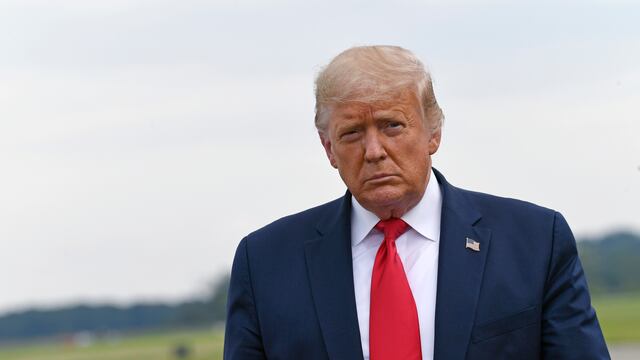 Trump, rumbo al hospital en donde falleció su hermano