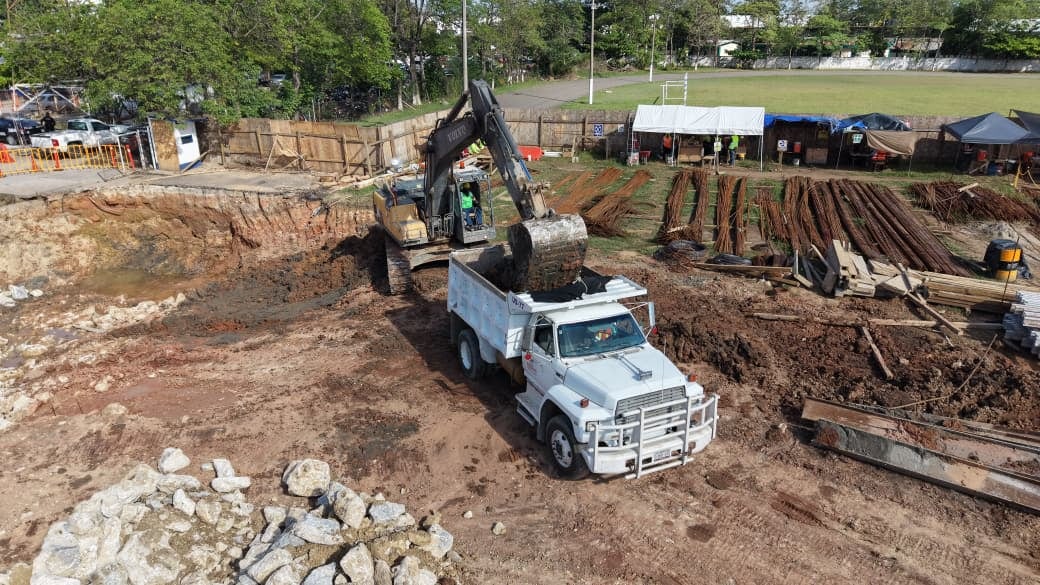 Javier May supervisa construcción del C5 Escudo Olmeca para reforzar la seguridad en Tabasco.