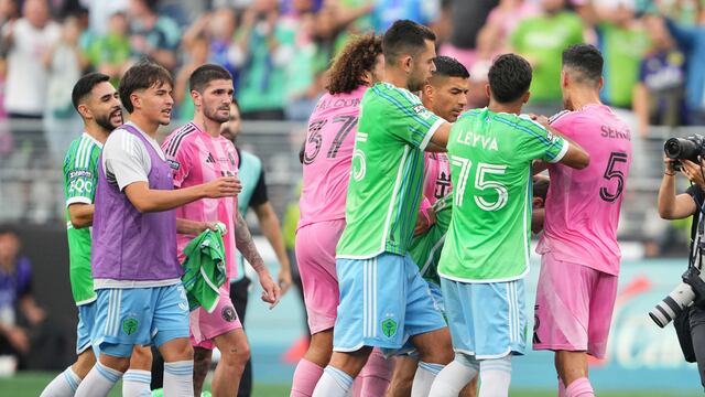 ¡No solo fue Luis Suárez! La brutal agresión de Sergio Busquets a Obed Vargas en la final de la Leagues Cup.