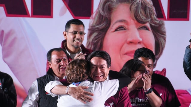 Delfina Gómez acompañada por la estructura de MORENA, PVEM y PT festejo su triunfo en el Estado de México.