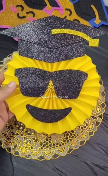 Rosetón de emoji graduado