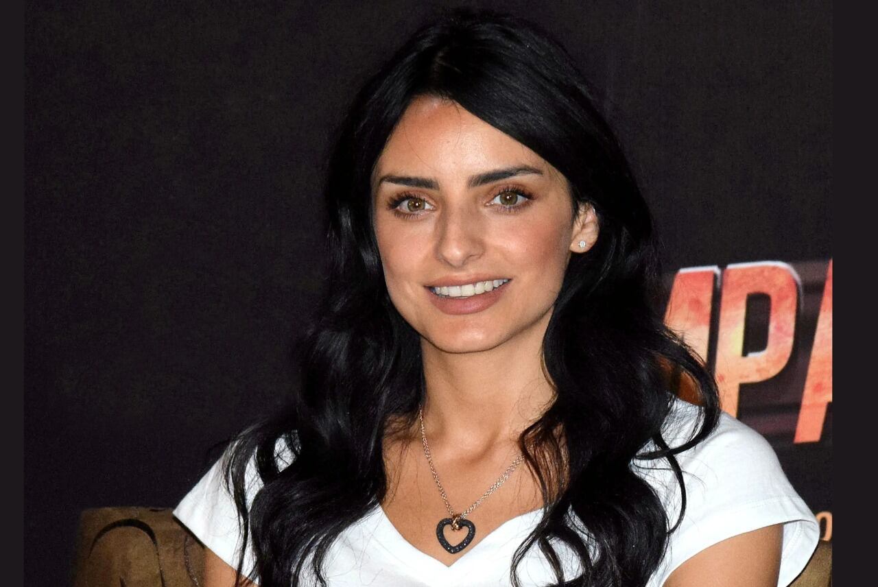 Aislinn Derbez