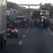 ¿Qué paso en la carretera Aguascalientes-León? Sujetos armados asaltan tráiler nodriza y se llevan varias camionetas de lujo (VIDEO)