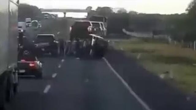 Asaltan a un tráiler nodriza en la Carretera Aguascalientes-León