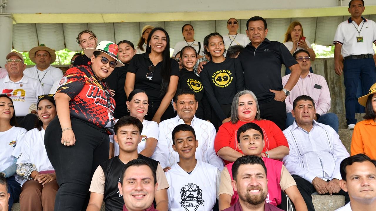 Javier May lanza “El Mundial va a tu Escuela” con 48 equipos en Tabasco