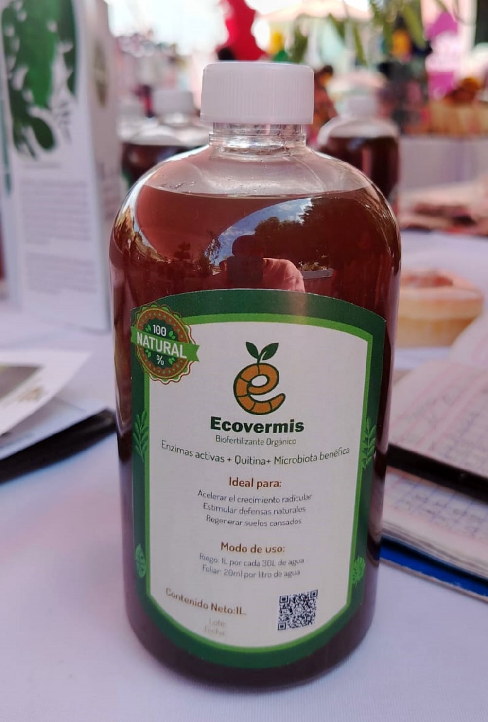 Estudiantes de la BUAP crean Ecovermis, un biofertilizante que degrada plásticos y regenera suelos