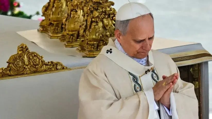 Papa León XIV recibe Anillo del Pescador