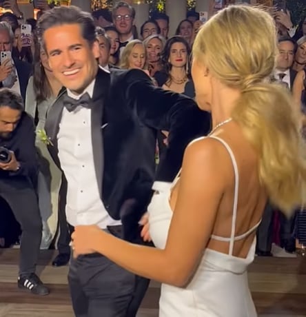 Ricardo Dueñas y Vanessa Huppenkothen en su boda.