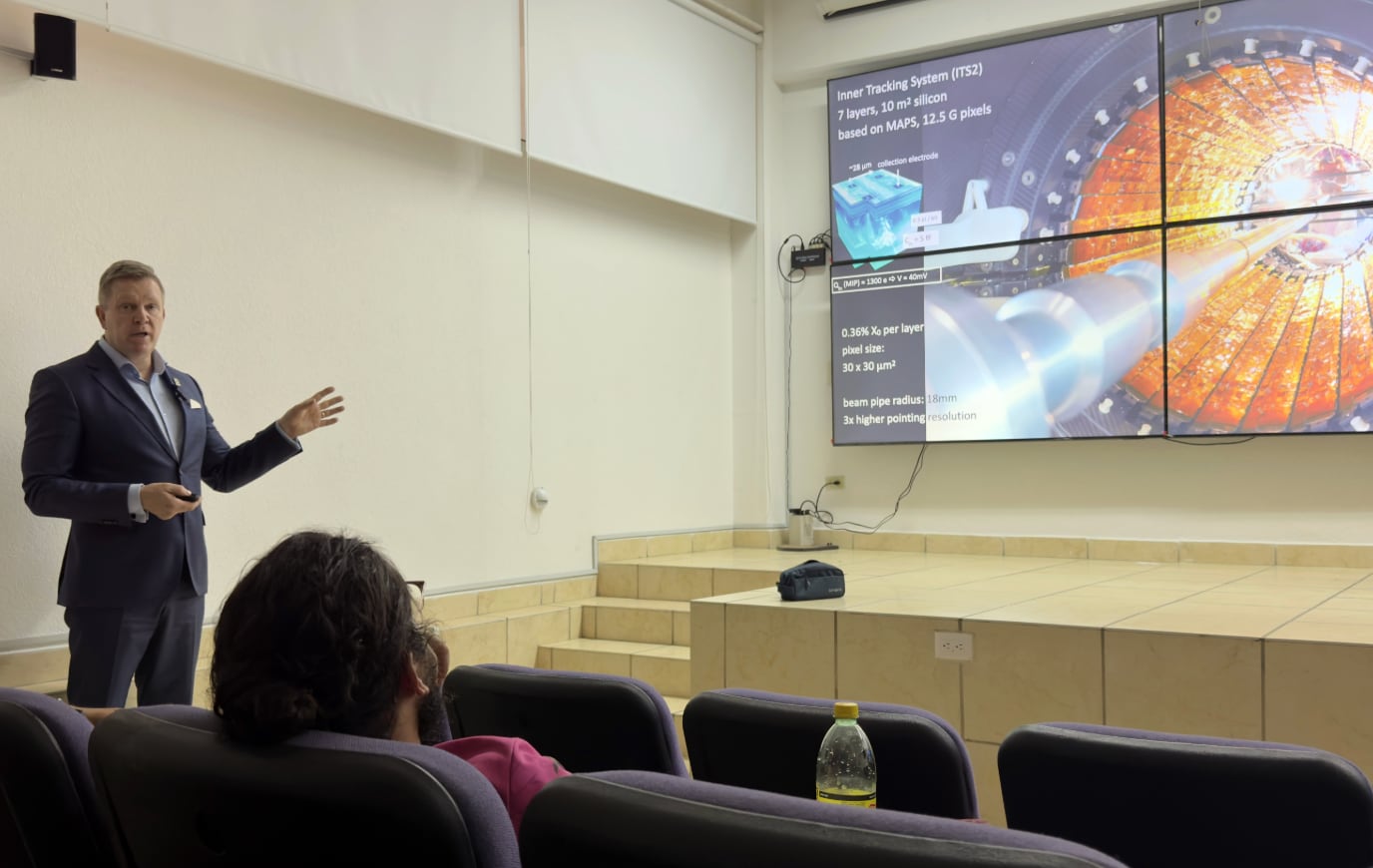 Kai Schweda visita la BUAP y destaca su nivel académico